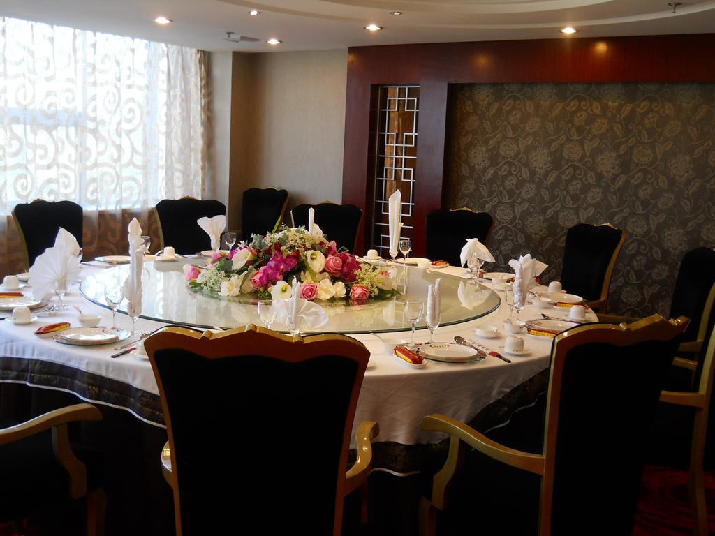Yijing Holiday Hotel Yimeng Road Linyi  Extérieur photo
