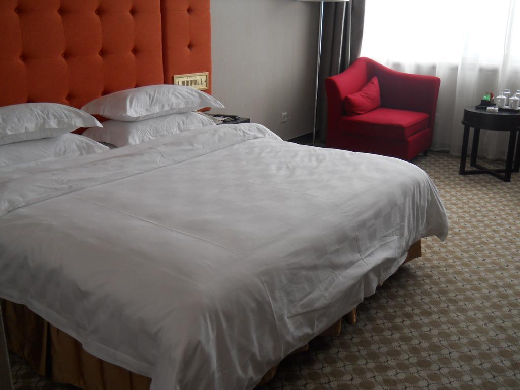 Yijing Holiday Hotel Yimeng Road Linyi  Chambre photo