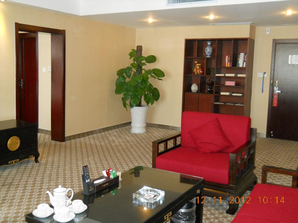 Yijing Holiday Hotel Yimeng Road Linyi  Extérieur photo