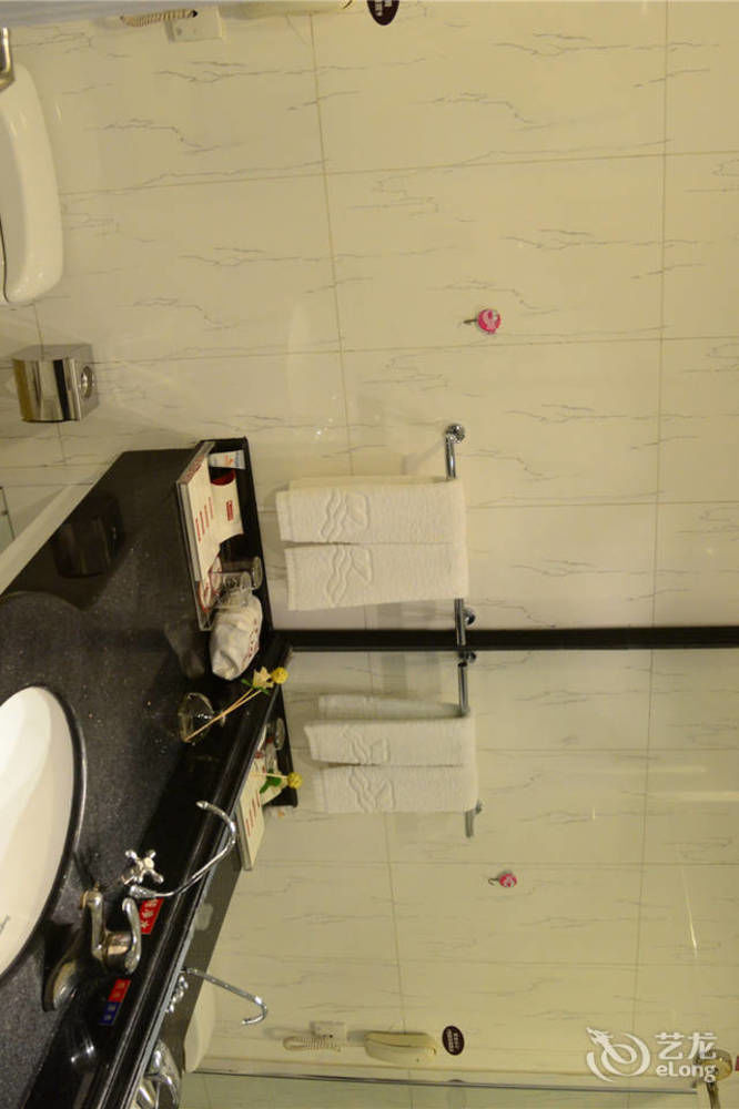 Yijing Holiday Hotel Yimeng Road Linyi  Extérieur photo