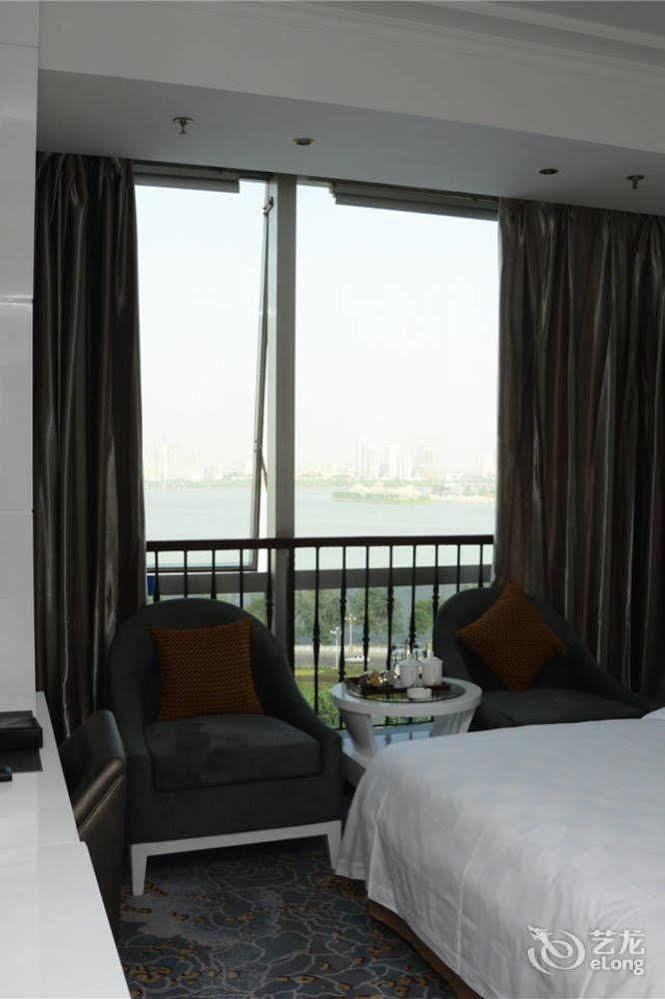 Yijing Holiday Hotel Yimeng Road Linyi  Extérieur photo
